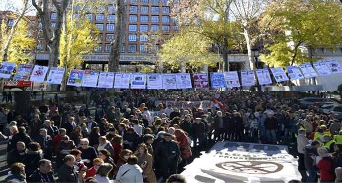 15F: la Marea Blanca advierte del peligro de la privatización de la salud mental