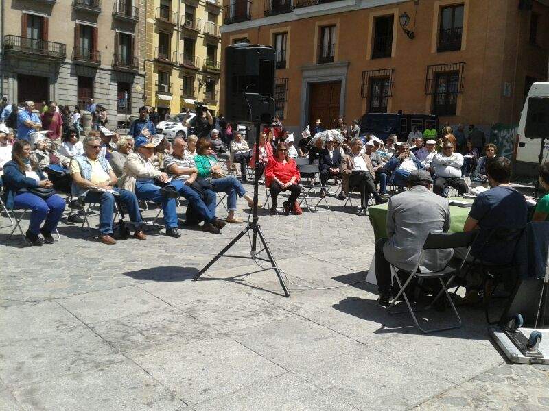 31M: pleno ciudadano en la plaza de la Villa