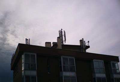 3.000 firmas contra las antenas de telefonía móvil en Villaverde Alto