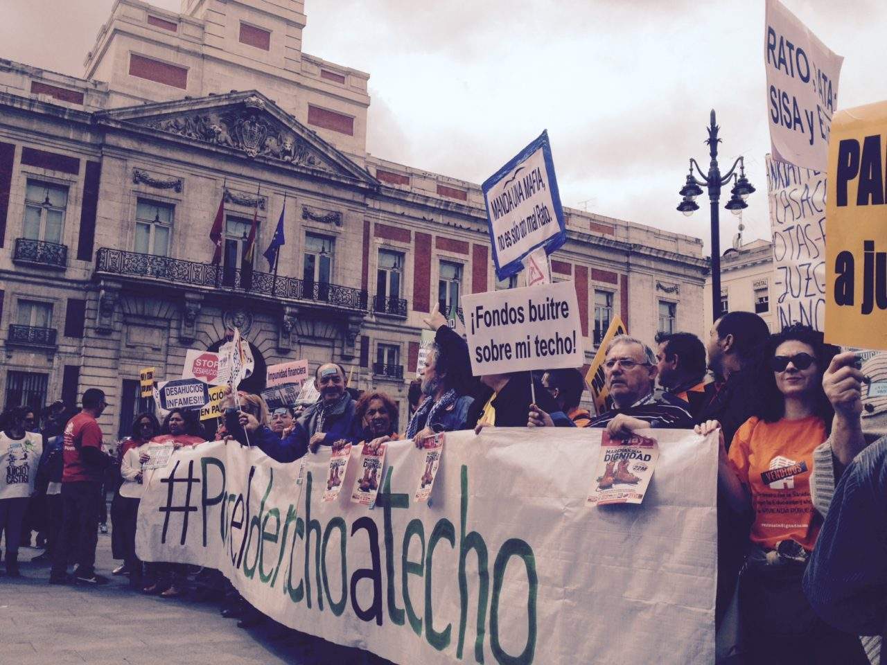 AVVI y la FRAVM piden la dimisión de Pablo Cavero por la venta de vivienda pública del IVIMA a fondos buitre