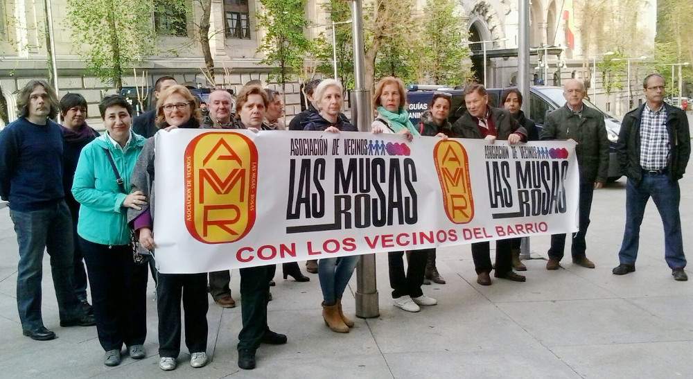 Ahora Madrid rectifica y retira del pleno la votación sobre la construcción de un supermercado que el vecindario rechaza