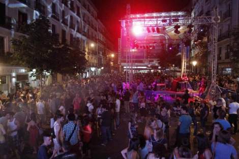 Asociaciones vecinales y ecologistas piden conciliar los derechos de los residentes con la fiesta Madrid Orgullo