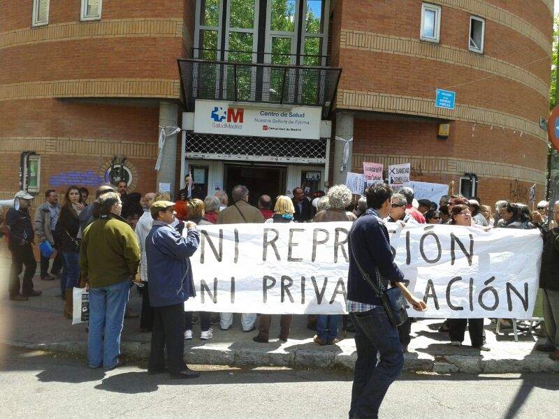 Carabanchel exige la restitución de los cuatro directores de centros de salud destituidos