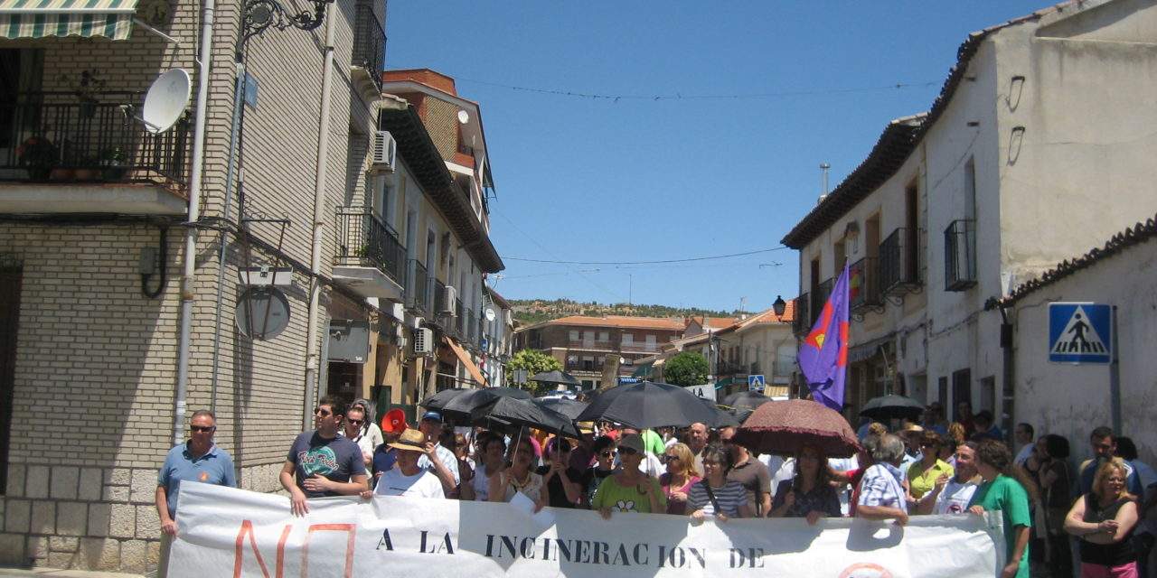 Centenares de personas se manifiestan contra la incineración de residuos en la cementera de Morata de Tajuña
