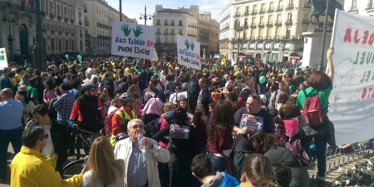 Centenares de vecin*s reivindicaron mas y mejores centros educativos públicos