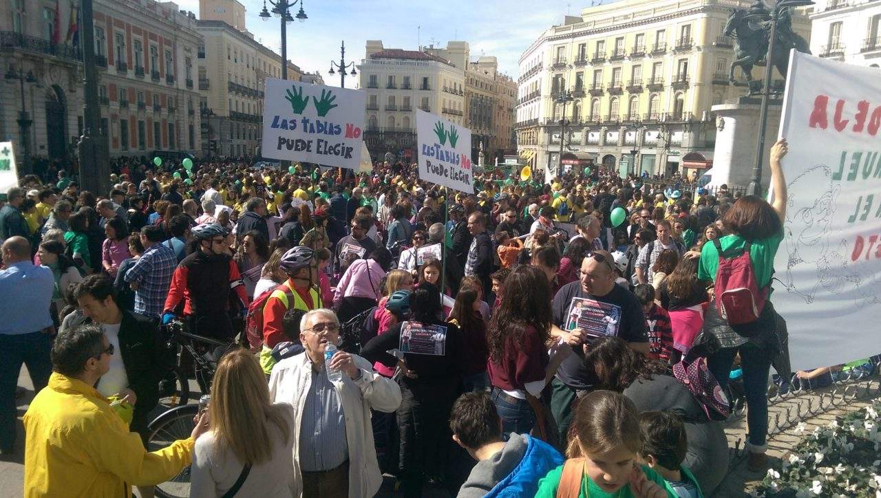 Centenares de vecin*s reivindicaron mas y mejores centros educativos públicos