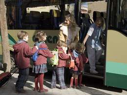 Comienzan las movilizaciones contra la supresión de las rutas de transporte escolar