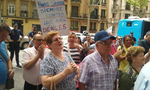 Concentración contra la Inmobiliaria Sandi, promotora del desahucio de La Esquinita
