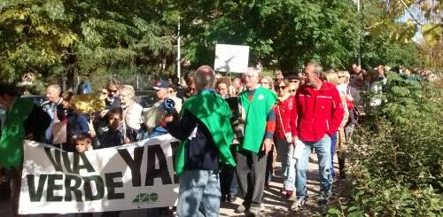 Concurrida manifestación para exigir la finalización de la Vía Verde de la Gasolina