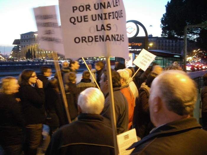 El Ayuntamiento de Madrid se abstiene de ordenar y regular la proliferación de antenas de telefonía móvil