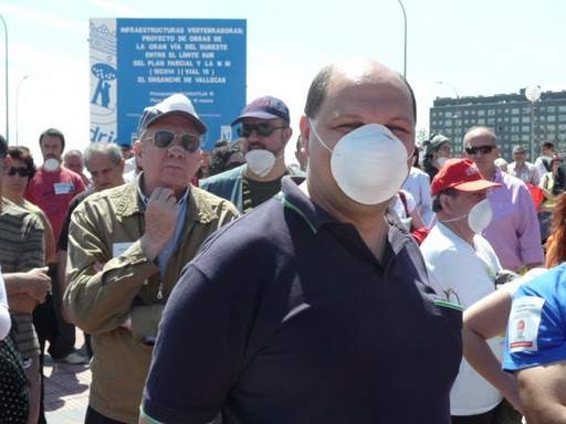 El PAU de Vallecas lanza un ”bombardeo vegetal” contra los malos olores de Valdemingómez