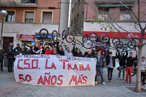 El movimiento vecinal reclama la paralización del desalojo del Centro Social La Traba