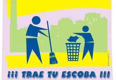 El vecindario de San Cristóbal de los Ángeles se arma de escobas para adecentar su barrio