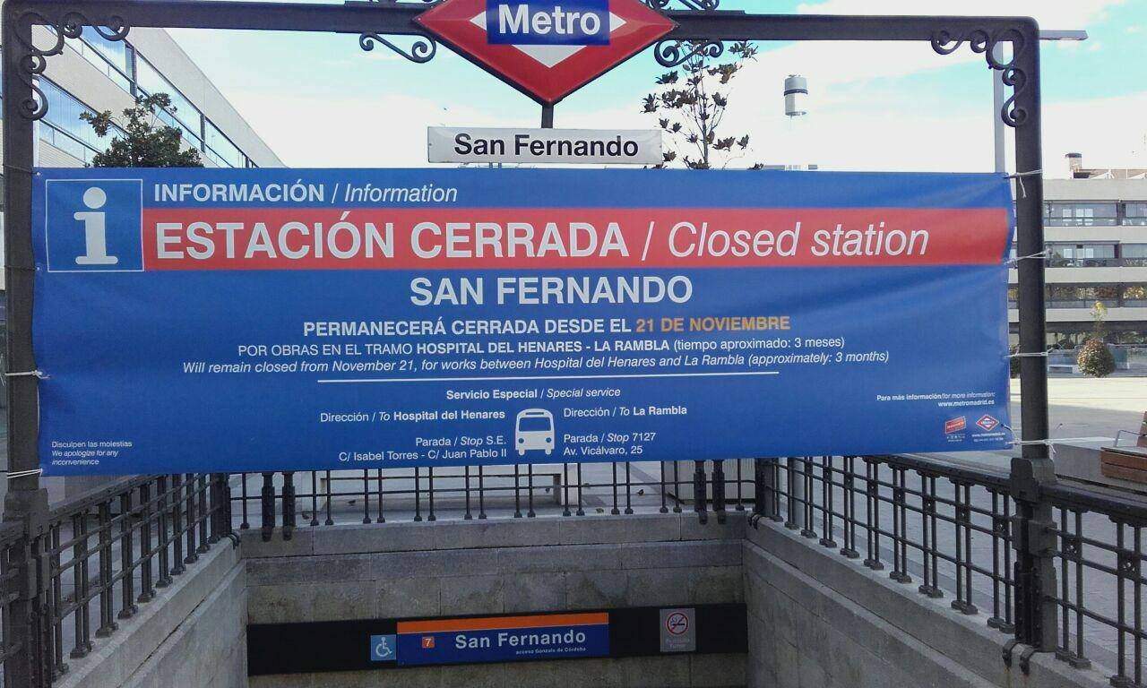 En el aniversario de su cierre, reclaman la reapertura de la línea 7B de Metro y la reparación de las viviendas