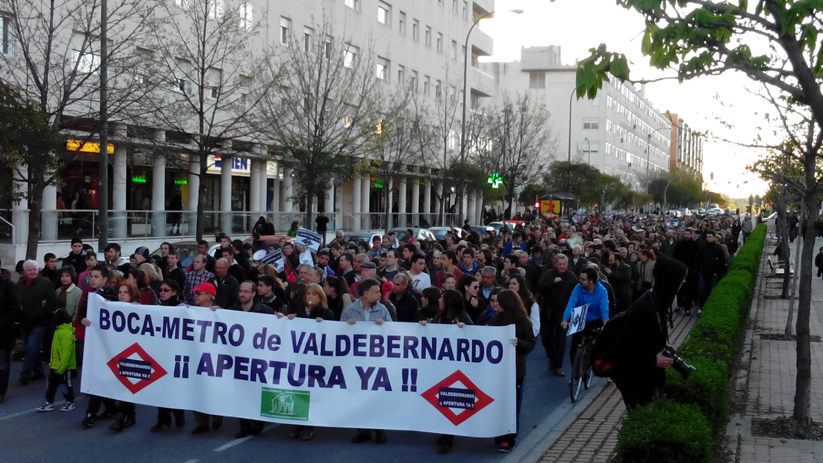 Exitosa movilización en Valdebernardo por la reapertura del acceso sur del metro