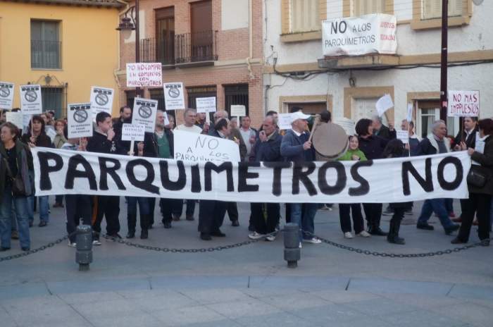 La AV San Sebastián de los Reyes, contra la instalación de parquímetros