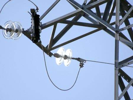 La Confederación de Asociaciones Vecinales denuncia la falta de transparencia en las políticas públicas sobre el sector energético