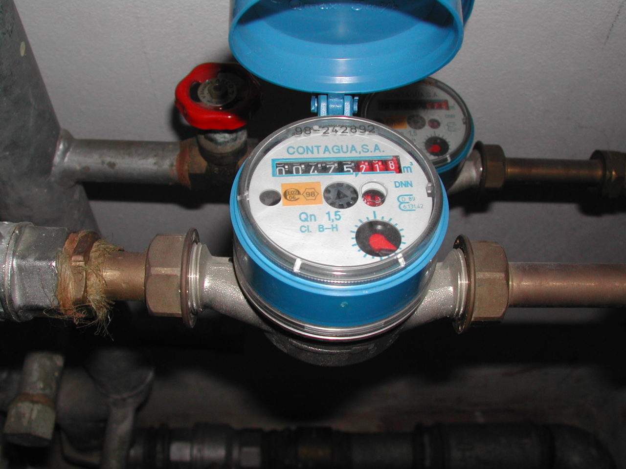 La FRAVM arranca 300.000 euros al Ayuntamiento de Madrid para subvencionar la instalación de contadores individuales de agua
