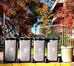 La FRAVM, en contra de la nueva tasa de basura de Madrid