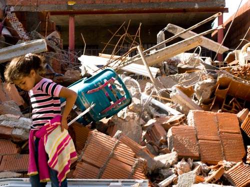 La Federación vecinal pide la paralización de los desalojos de viviendas en la Cañada Real