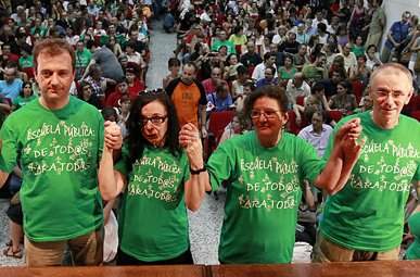 La Plataforma Regional por la Escuela Pública exige la readmisión de los profesores despedidos