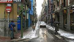 La calle Barquillo recupera, en parte, la normalidad