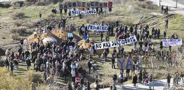 La justicia da la razón a los vecinos de Butarque y anula la licencia de una gasolinera pegada a sus casas