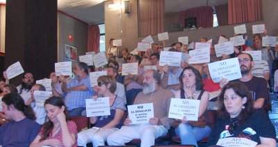 La protesta por el desahucio del local de la asociación vecinal de Prosperidad se traslada a la Junta de Chamartín