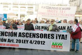 Las AAVV reclaman a los diputados una solución urgente a los miles de afectados por los impagos en las ayudas a la rehabilitación