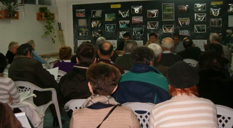 Las asociaciones vecinales confirman su determinación de plantar cara a la privatización de la sanidad pública