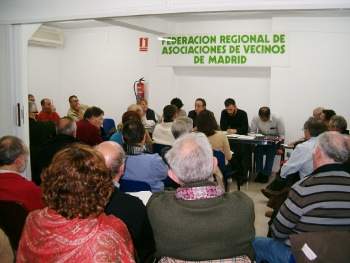 Las asociaciones vecinales se volcarán con la consulta sobre el Canal de Isabel II y la ILP sobre dación en pago