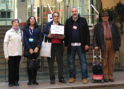 Las primeras 16.000 firmas contra la externalización de las mamografías
