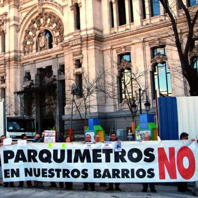 Los colectivos antiparquímetros piden la retirada del SER de los barrios de La Paz y El Pilar