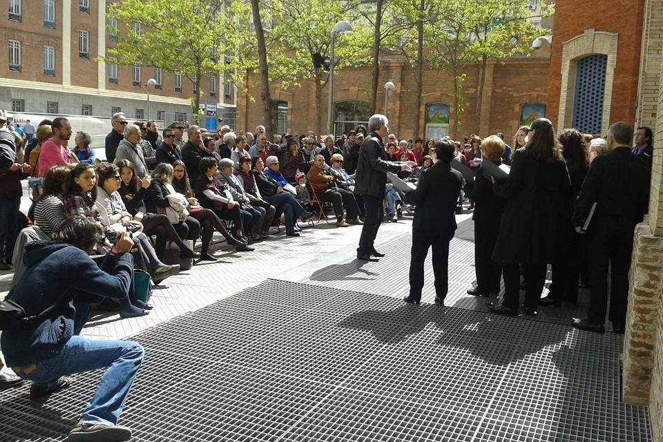 Los vecinos de Retiro organizan un festival de teatro, música y fotografía frente al ”teatro fantasma” de Daoiz y Velarde