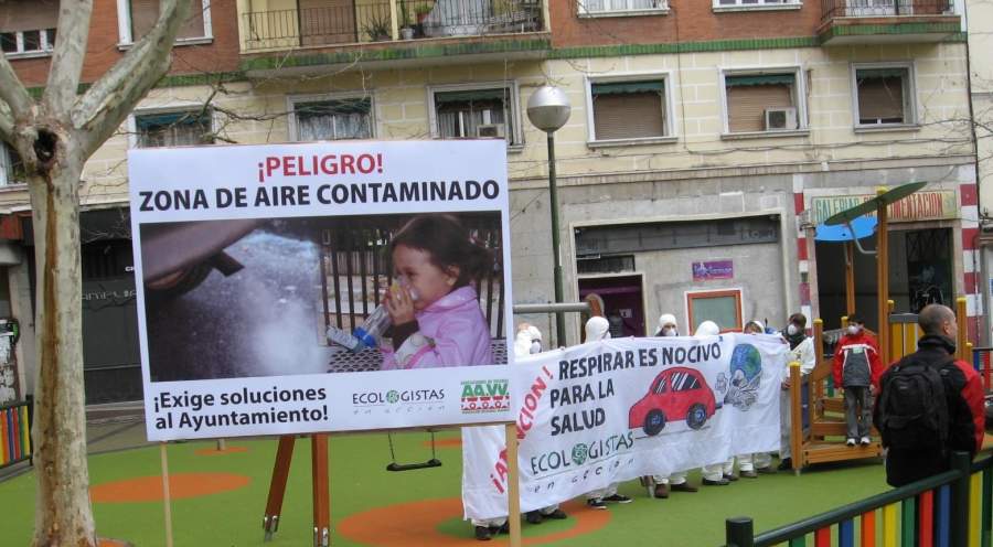Luca de Tena: la estación desaparece, la contaminación y los niños permanecen
