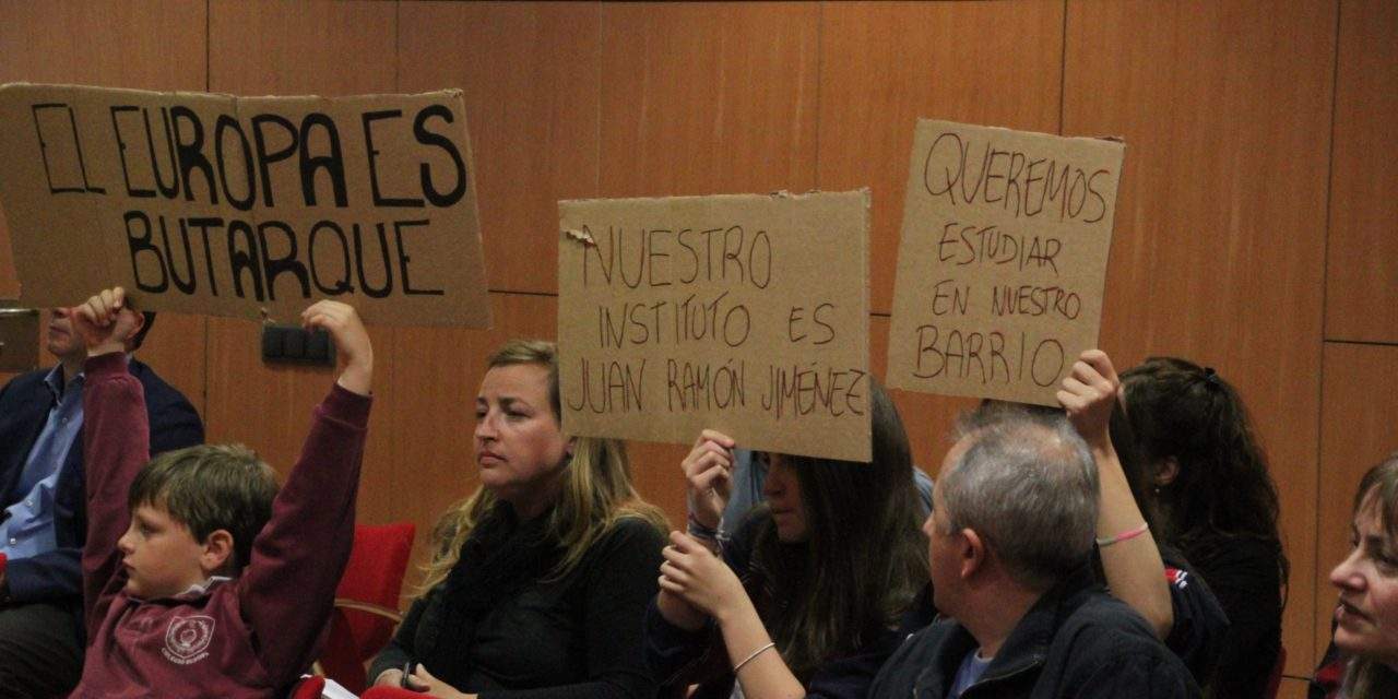 Medio centenar de alumnos de secundaria se queda sin plaza en Butarque (Villaverde) por la mala previsión de la Consejería