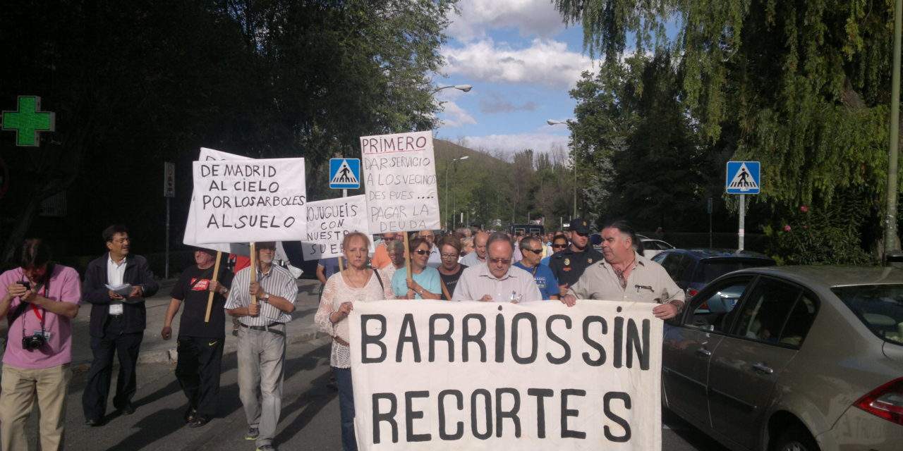 Santa Eugenia, en pie de guerra para exigir al Ayuntamiento que extreme el mantenimiento del arbolado