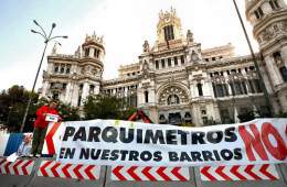 Un juez abre la vía para reclamar las multas de parquímetros en los barrios periféricos