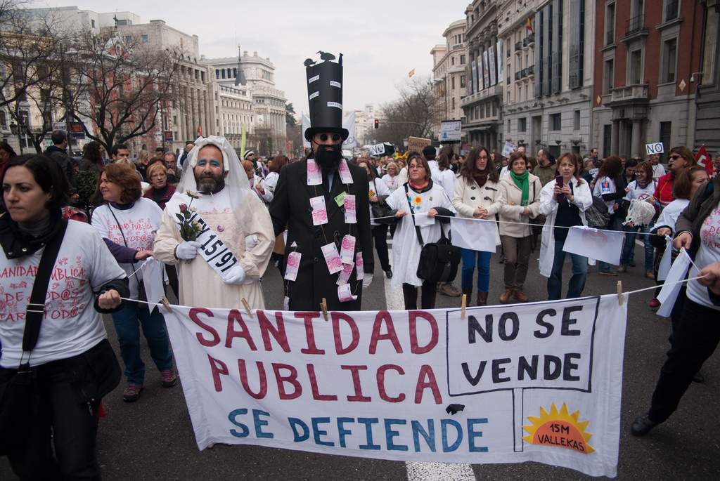 Una nueva marea exige la inmediata retirada del plan de ”sostenibilidad” del sistema sanitario