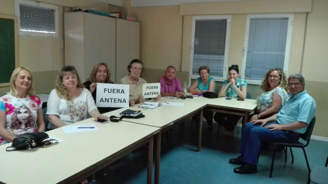 Vecinos de Coslada y San Fernando piden la retirada de una antena de telefonía que afecta a 20.000 personas