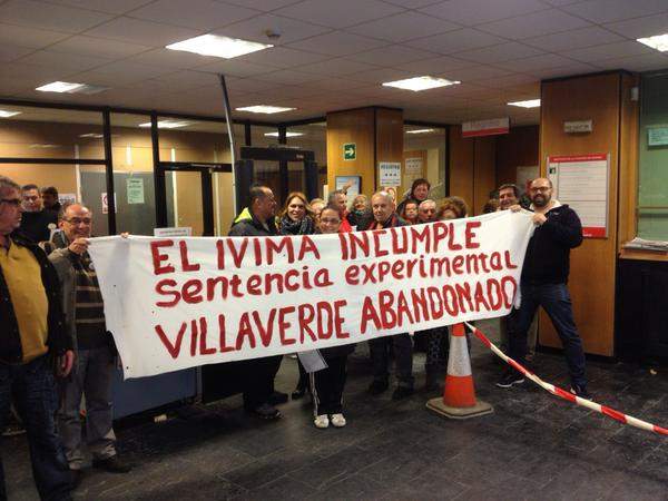 Vecinos de Villaverde exigen al IVIMA la rehabilitación de sus viviendas