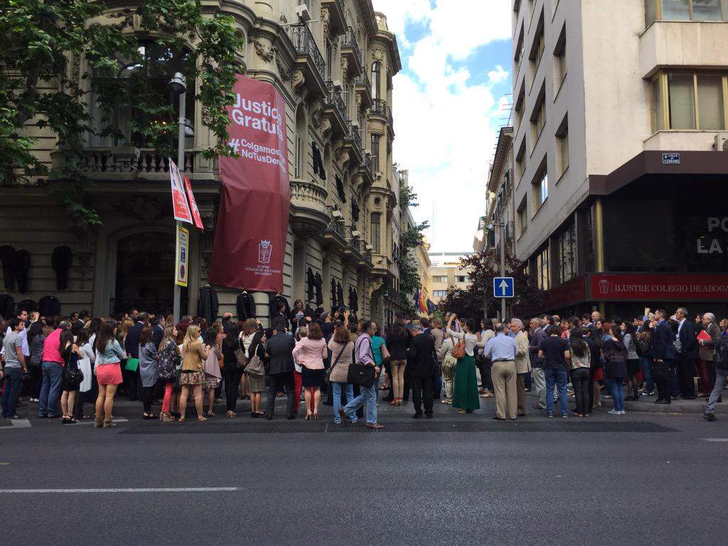 Vecinos y abogados se concentraron en defensa de la Justicia Gratuita y el Turno de Oficio