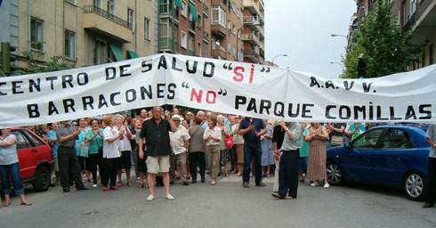 Carabanchel se moviliza contra la privatización de la sanidad pública y por la construcción de cuatro centros de salud