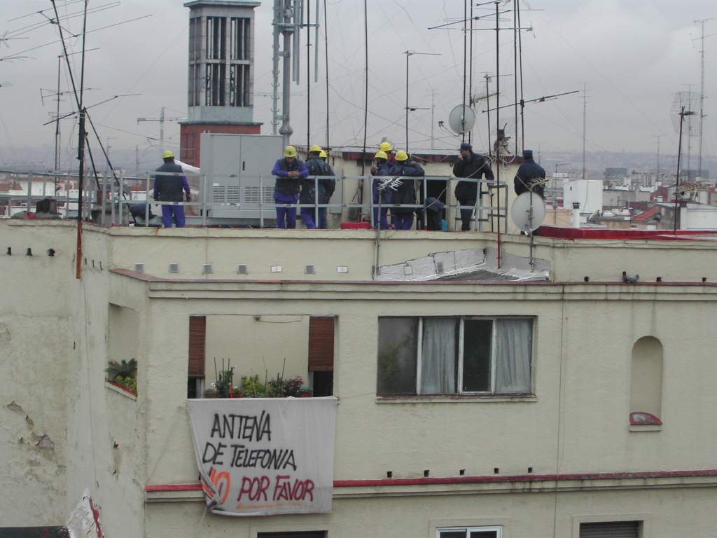Cavanilles 40, el epicentro de una red de 28 antenas de telefonía móvil