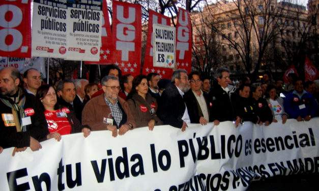 Decenas de miles de personas salen a la calle en defensa de los servicios públicos