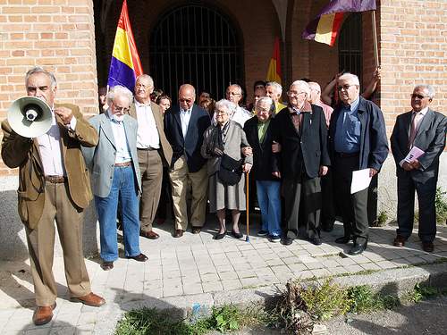 Homenaje a las víctimas de la represión franquista en la antigua cárcel de Carabanchel