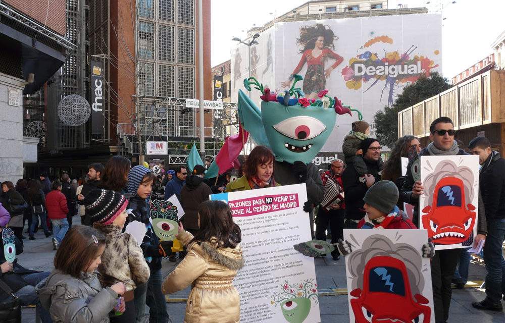 <i>El espantacoches</i> vuelve a las colapsadas calles del centro de Madrid