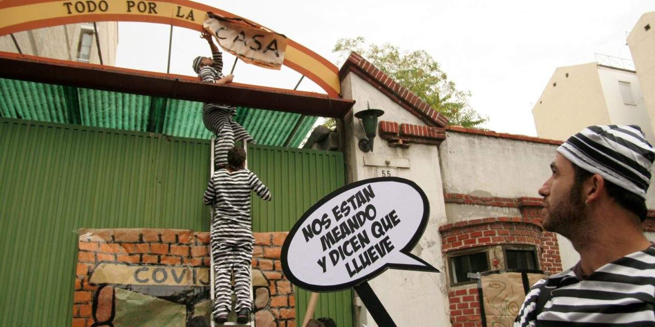 Jóvenes de Retiro ”transforman” un cuartel militar en viviendas públicas