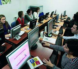 La FRAVM y la Coordinadora de Vallecas reclaman al Gobierno regional el cumplimiento del Plan Vallecas