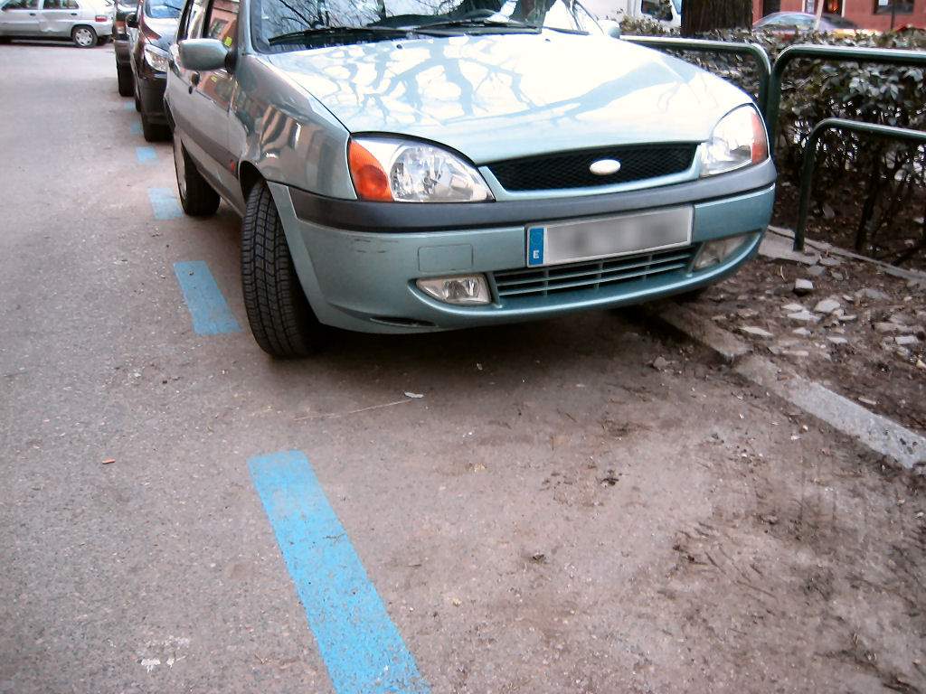 Las asociaciones de vecinos insisten en la retirada del SER
